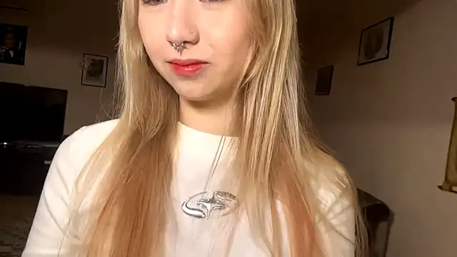 PinkTraible online show from March 3, 11:49 am