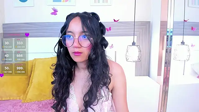 Emilyblussh online show from April 10, 7:09 pm