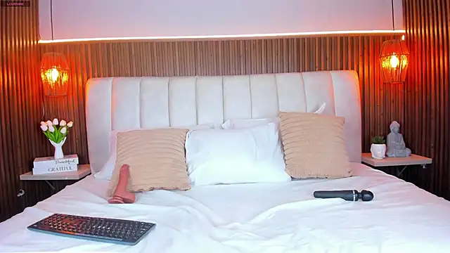 Sara Vega  online show from February 26, 4:44 am