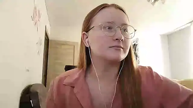 AnikaLipps online show from March 22, 11:49 am