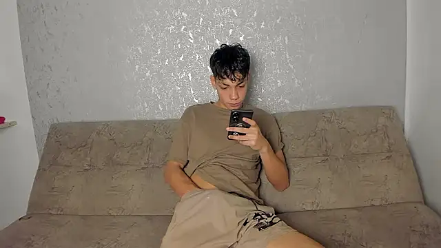 malakay sexxx18 online show from March 2, 7:09 pm