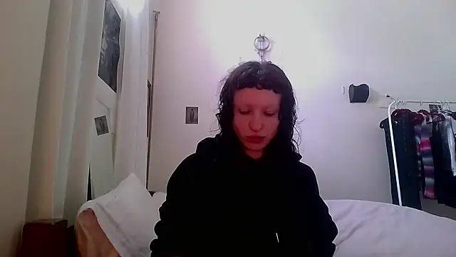 rhizomata online show from June 5, 9:04 am
