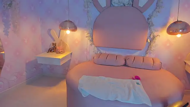 Isabellaa Rosee online show from March 21, 8:14 pm