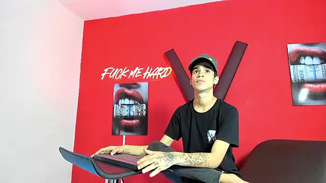 GREEN BOYS online show from March 11, 7:34 am