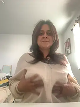 ValeValdez18 online show from February 15, 12:13 am