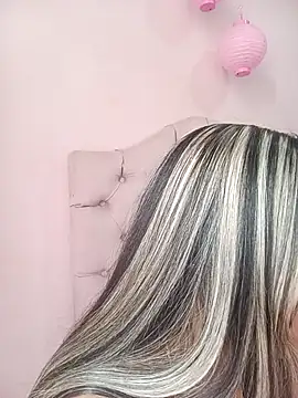 kiki milu online show from March 12, 3:04 pm