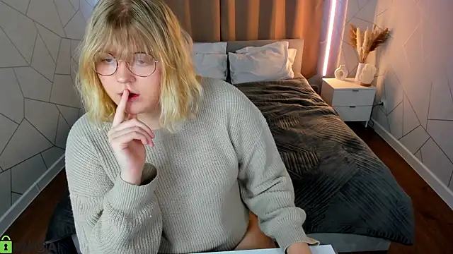 luna c0ra online show from March 29, 1:04 am