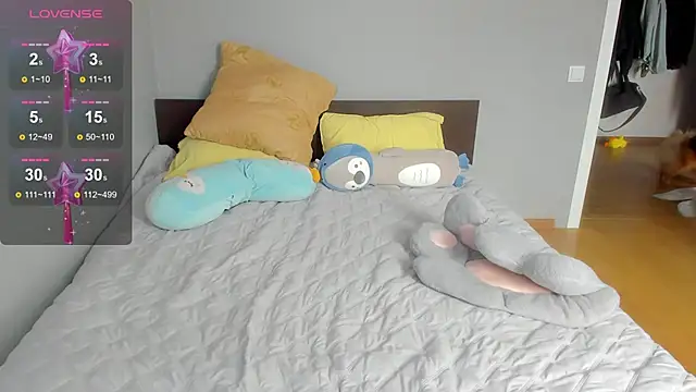 milkbrownn online show from April 8, 5:42 am