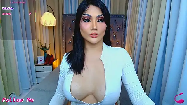 Laureen Hilton online show from March 29, 12:15 pm