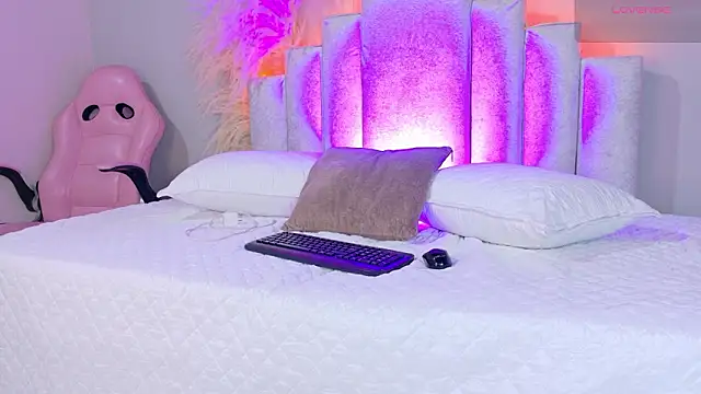 Sheinny brown1 online show from March 11, 8:22 pm