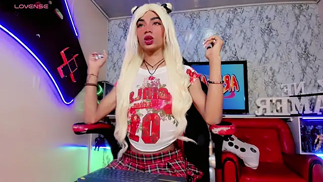 suzume Mendez online show from April 13, 11:55 am