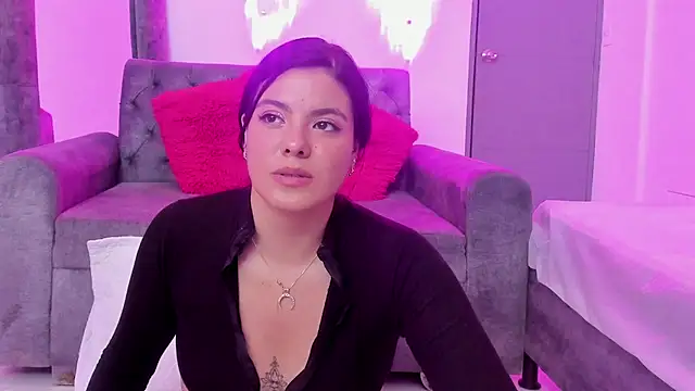 Evelin  thompsson online show from July 22, 3:07 am