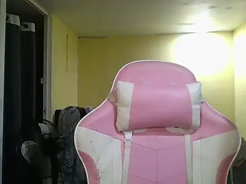 Luna Moonfang online show from April 19, 7:38 pm