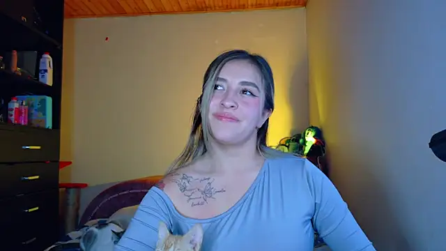saradiazxxx online show from August 1, 5:53 am