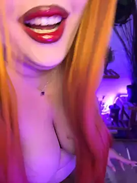 Luna-Bloom online show from July 1, 9:47 pm
