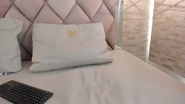 bella novoa online show from March 10, 3:10 am