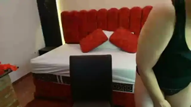 MoriahStorm online show from April 8, 1:13 pm