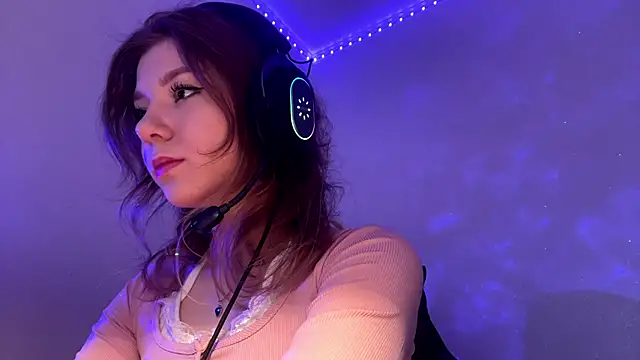 aera elese online show from February 18, 9:52 am