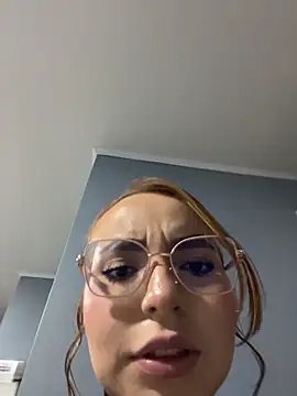 Laurap1 online show from March 14, 4:46 am