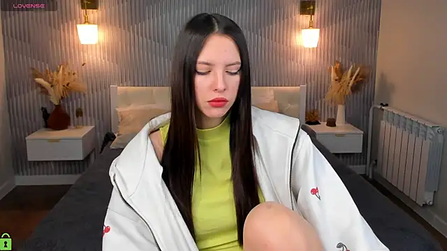 elise robbie online show from April 14, 1:05 am