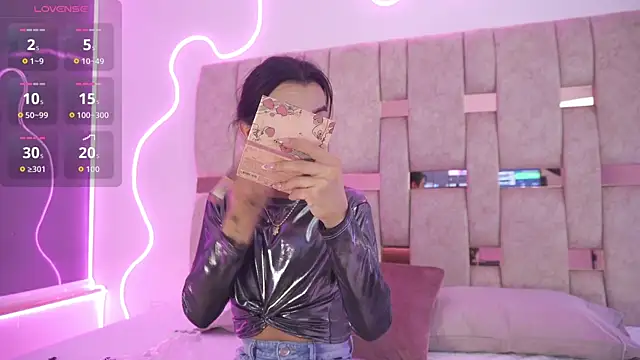 Fernanda thail  online show from March 23, 7:31 pm