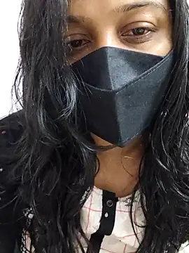 Shaliniqueen online show from July 20, 1:35 pm