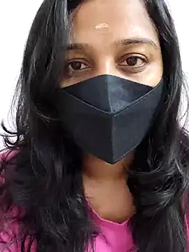 Shaliniqueen online show from July 10, 1:00 pm