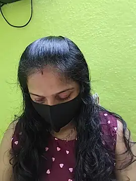 Shaliniqueen online show from June 18, 7:54 am