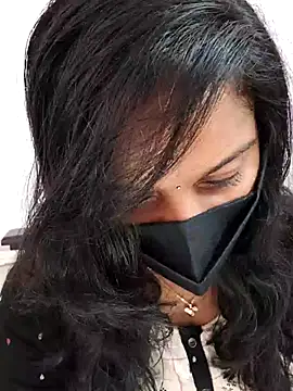 Shaliniqueen online show from July 3, 5:57 am