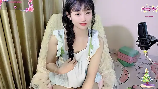 okyssa online show from June 5, 6:52 am