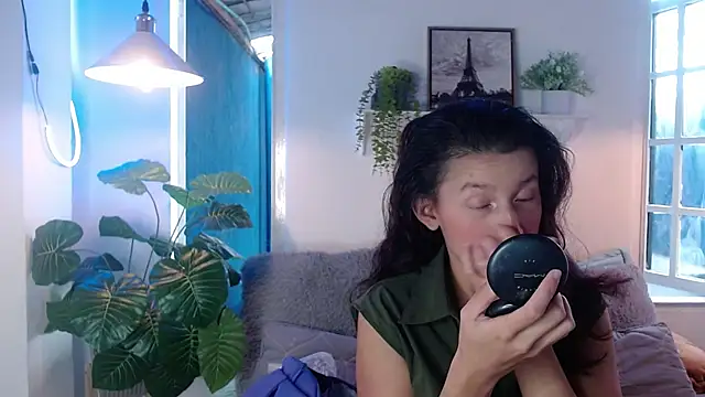 milk chloe  online show from March 16, 1:26 pm