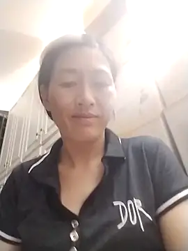 lris-Beauty77 online show from March 19, 7:40 pm