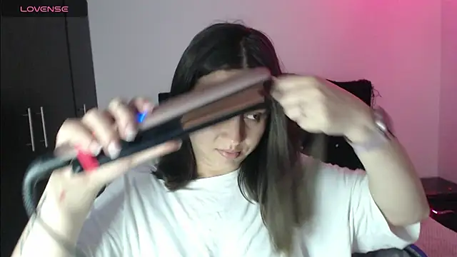 Ana  arms online show from March 26, 5:04 pm