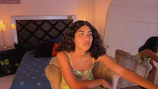 soffiene online show from February 21, 10:21 pm