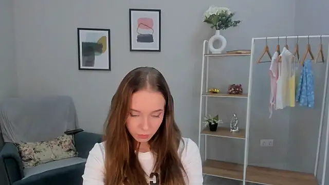 Nina Crown online show from March 23, 1:28 pm