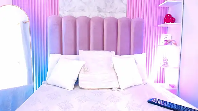 ArianaRougee online show from March 14, 12:17 pm