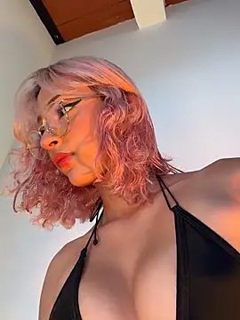   lya  online show from April 12, 9:39 pm