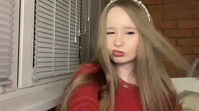 cutefoxieee online show from March 30, 10:20 pm