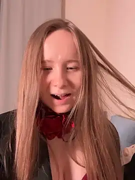 cutefoxieee online show from April 29, 9:31 pm