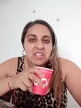 I amXenox online show from March 17, 10:41 am