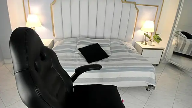 Sophie nolie online show from March 6, 11:49 am