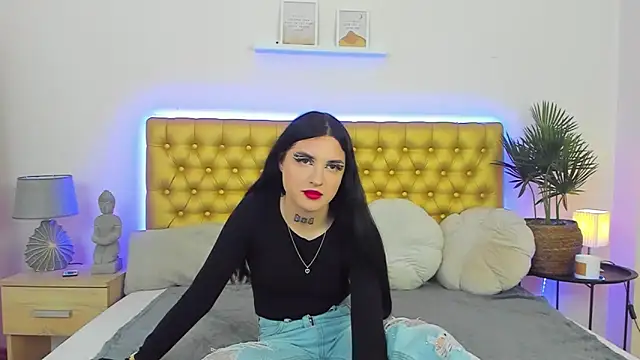 TiffanyHhot online show from April 2, 1:41 pm