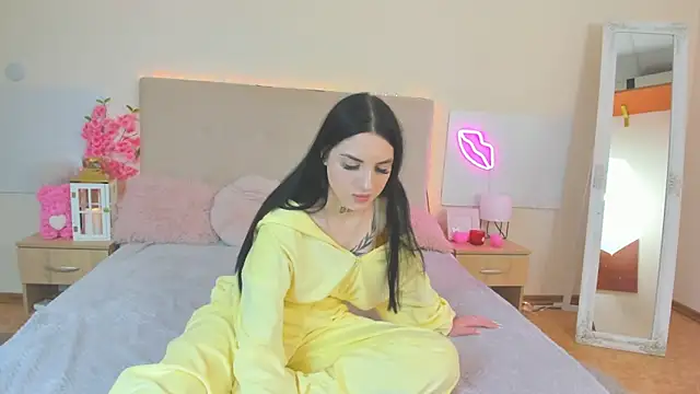 TiffanyHhot online show from April 1, 1:41 pm