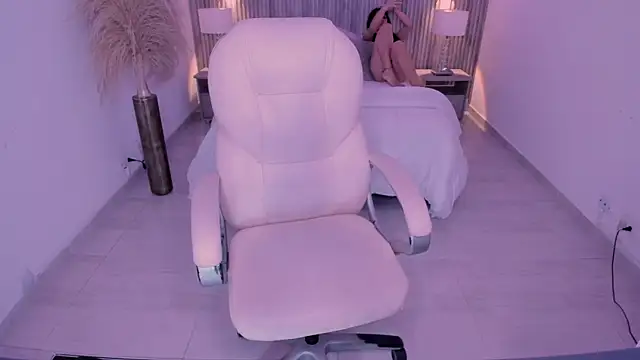 ANGIE-SMITH online show from April 3, 3:37 am