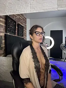 kendra leroy online show from April 10, 9:21 pm