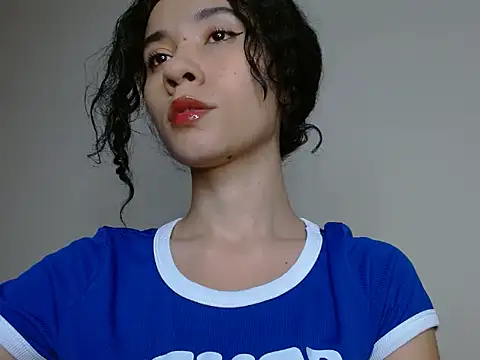 helena hadler online show from March 17, 7:29 pm