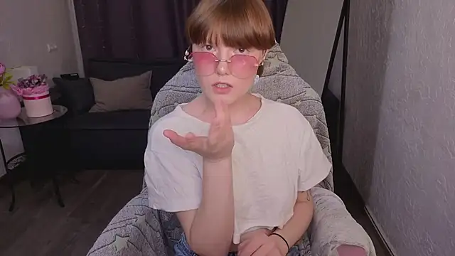  DreamLuna1  online show from March 30, 1:44 pm