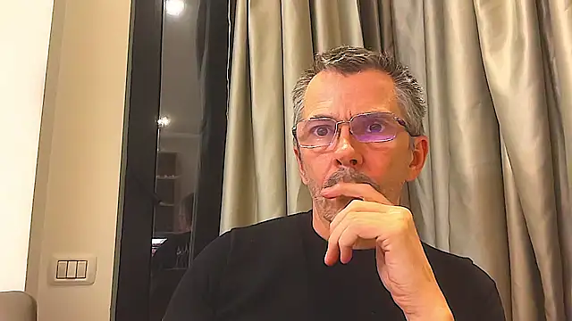 SerenaBFF online show from February 24, 6:17 pm