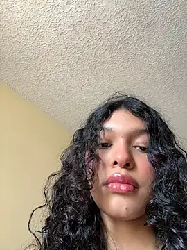 Sophiemoo  online show from June 27, 4:13 pm