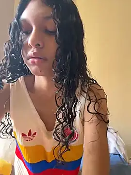 Sophiemoo  online show from July 1, 3:44 pm